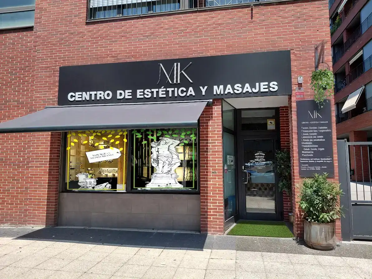Propuesta de fachada con el nuevo logo MK